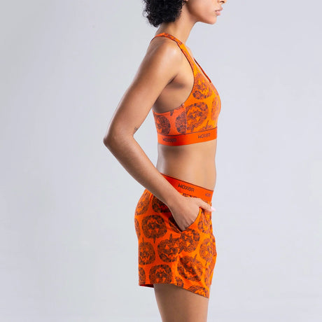 Kawa wears a size S