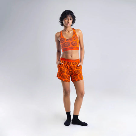 Kawa wears a size S
