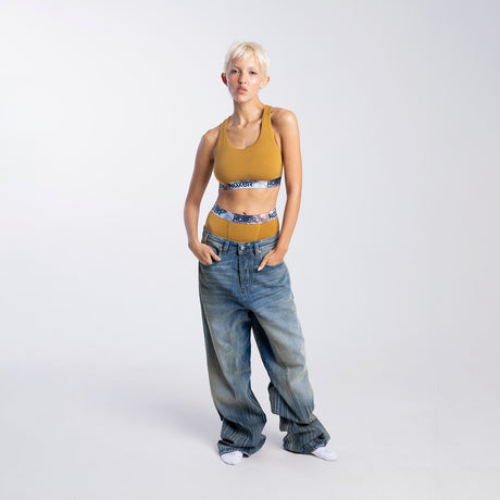 Sofia wears a size S