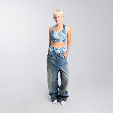 Sofia wears a size S