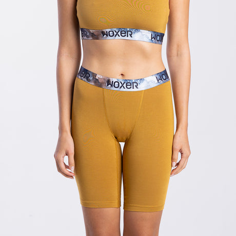 Sofia wears a size S