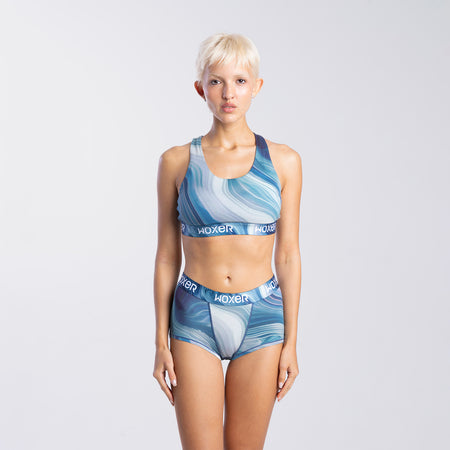 Sofia wears a size S