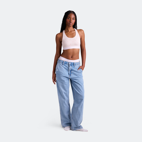 Maelyn wears a size S