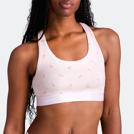Maelyn wears a size S