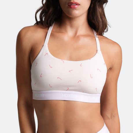 Dayana wears a size S