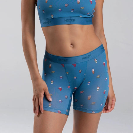 Dayana wears a size S