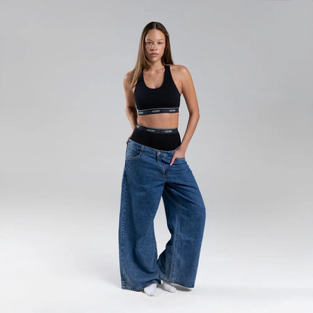 Sam wears a size M