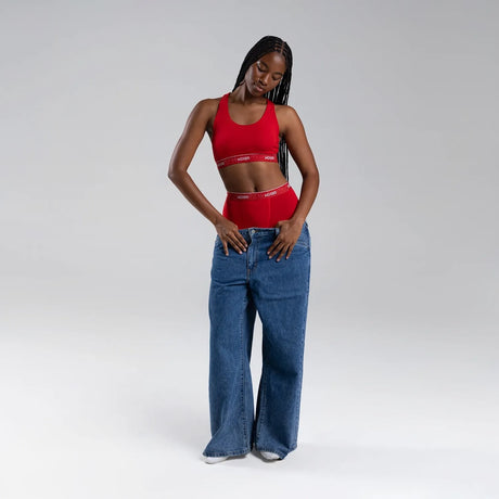 Maelyn wears a size S