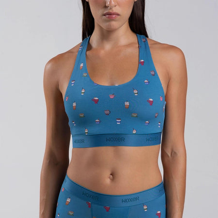 Dayana wears a size S