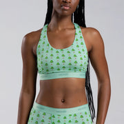 Maelyn wears a size S