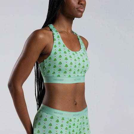Maelyn wears a size S