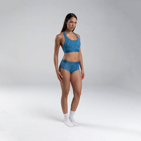 Dayana wears a size S