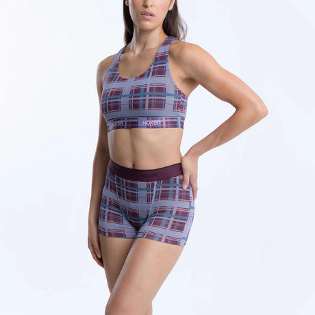 Dayana wears a size S