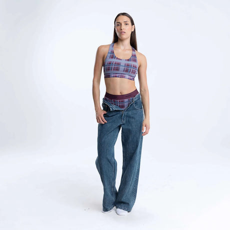 Dayana wears a size S
