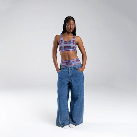 Maelyn wears a size S