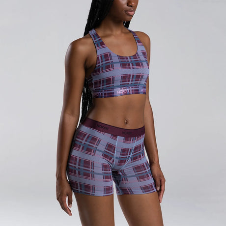 Maelyn wears a size S