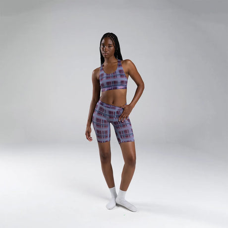 Maelyn wears a size S