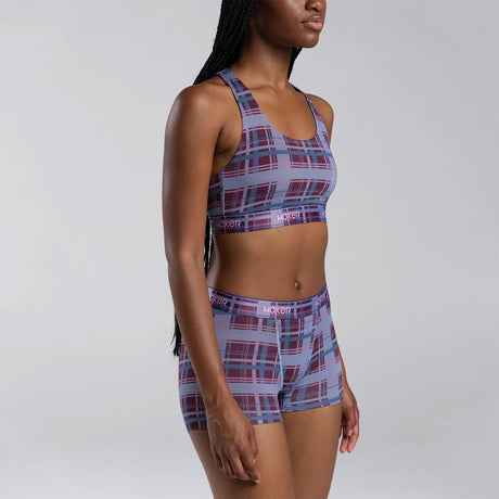 Maelyn wears a size S