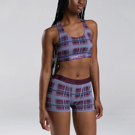 Maelyn wears a size S