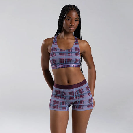Maelyn wears a size S