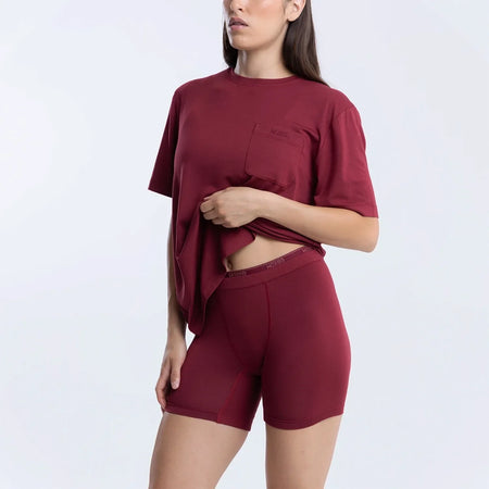 Dayana wears a size S