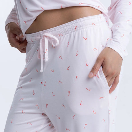 Dayana wears a size S