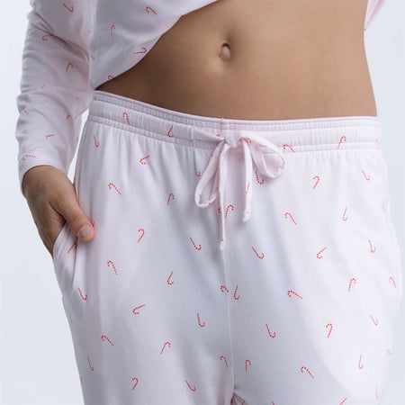 Dayana wears a size S