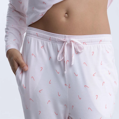 Dayana wears a size S