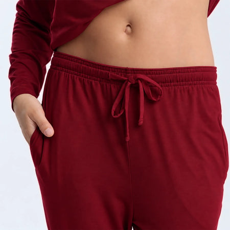 Dayana wears a size S
