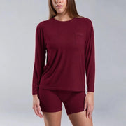 Sam wears a size M