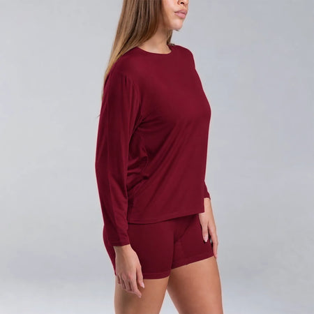 Sam wears a size M