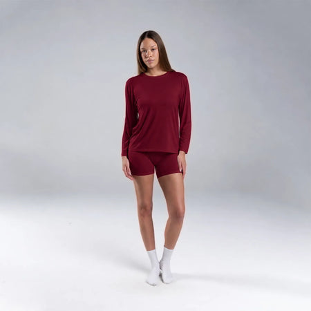 Sam wears a size M