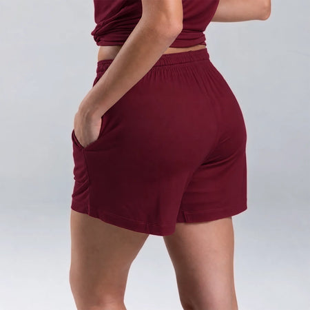 Sam wears a size M