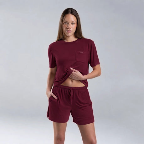 Sam wears a size M