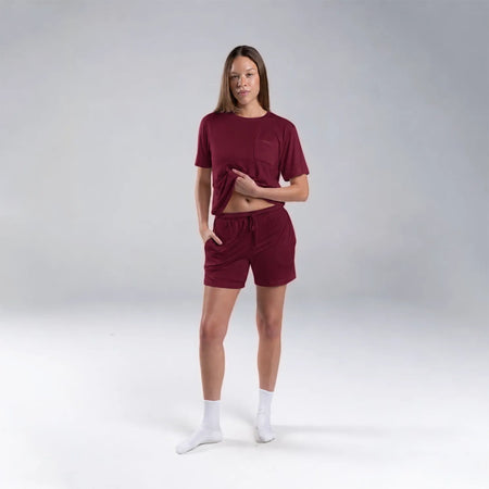 Sam wears a size M