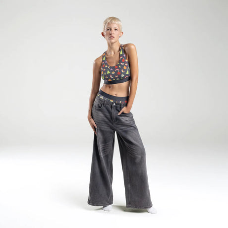 Sofia wears a size S