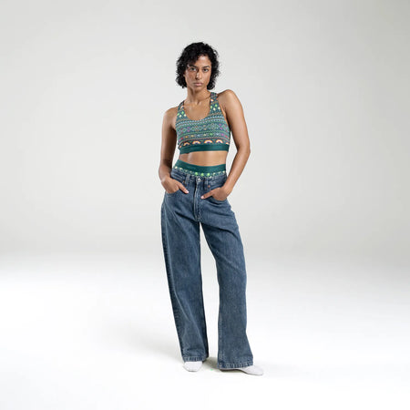Kawa wears a size S
