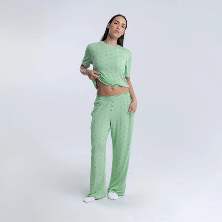 Diana wears a size S
