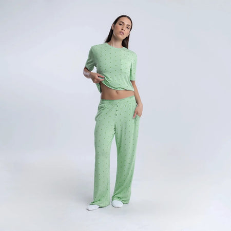 Diana wears a size S