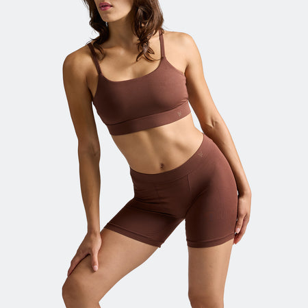 Dayana wears a size S