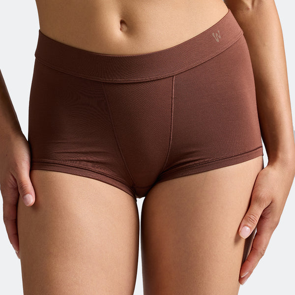 Dayana wears a size S