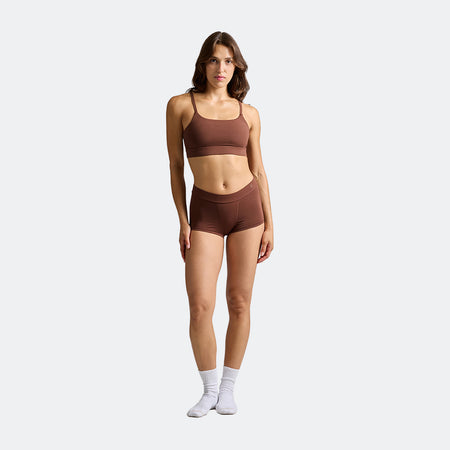 Dayana wears a size S