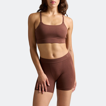 Dayana wears a size S