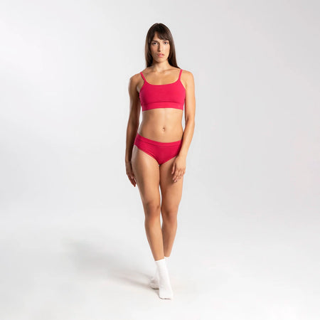Dayana wears a size S