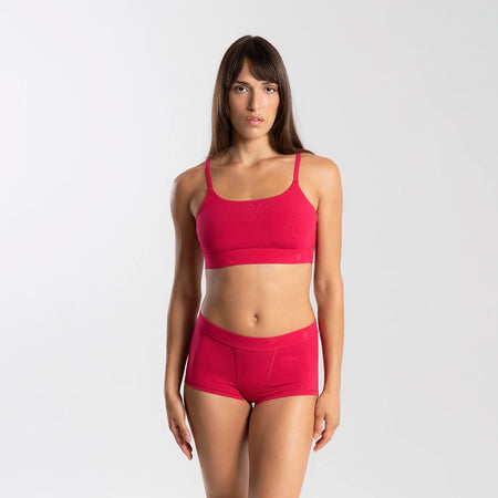Dayana wears a size S