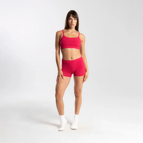 Dayana wears a size S