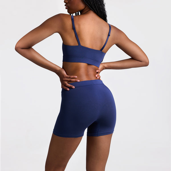 Maelyn wears a size S