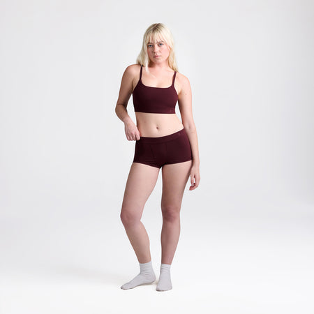 Savannah wears a size S