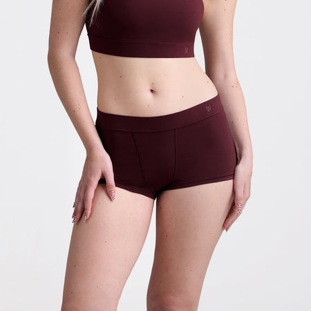 Savannah wears a size S