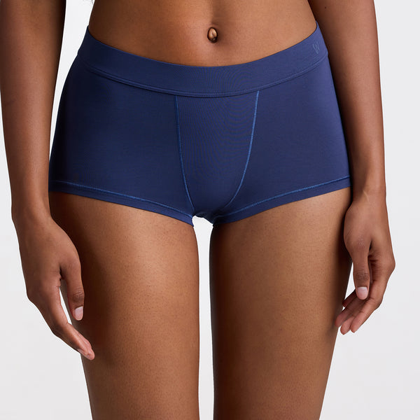 Maelyn wears a size S